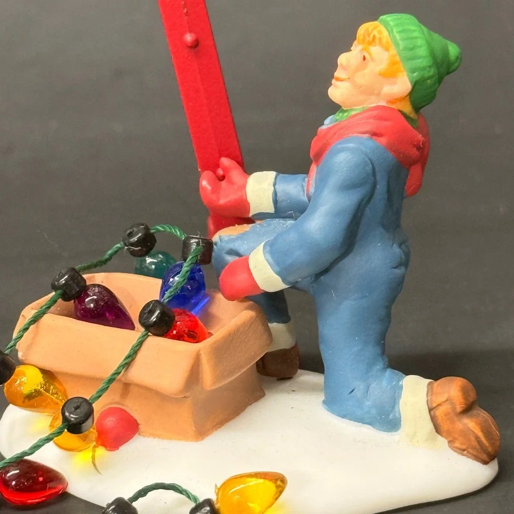 Dept 56 Heritage Village Town Tree Trimmers 5528-0 Christmas Village Accessory